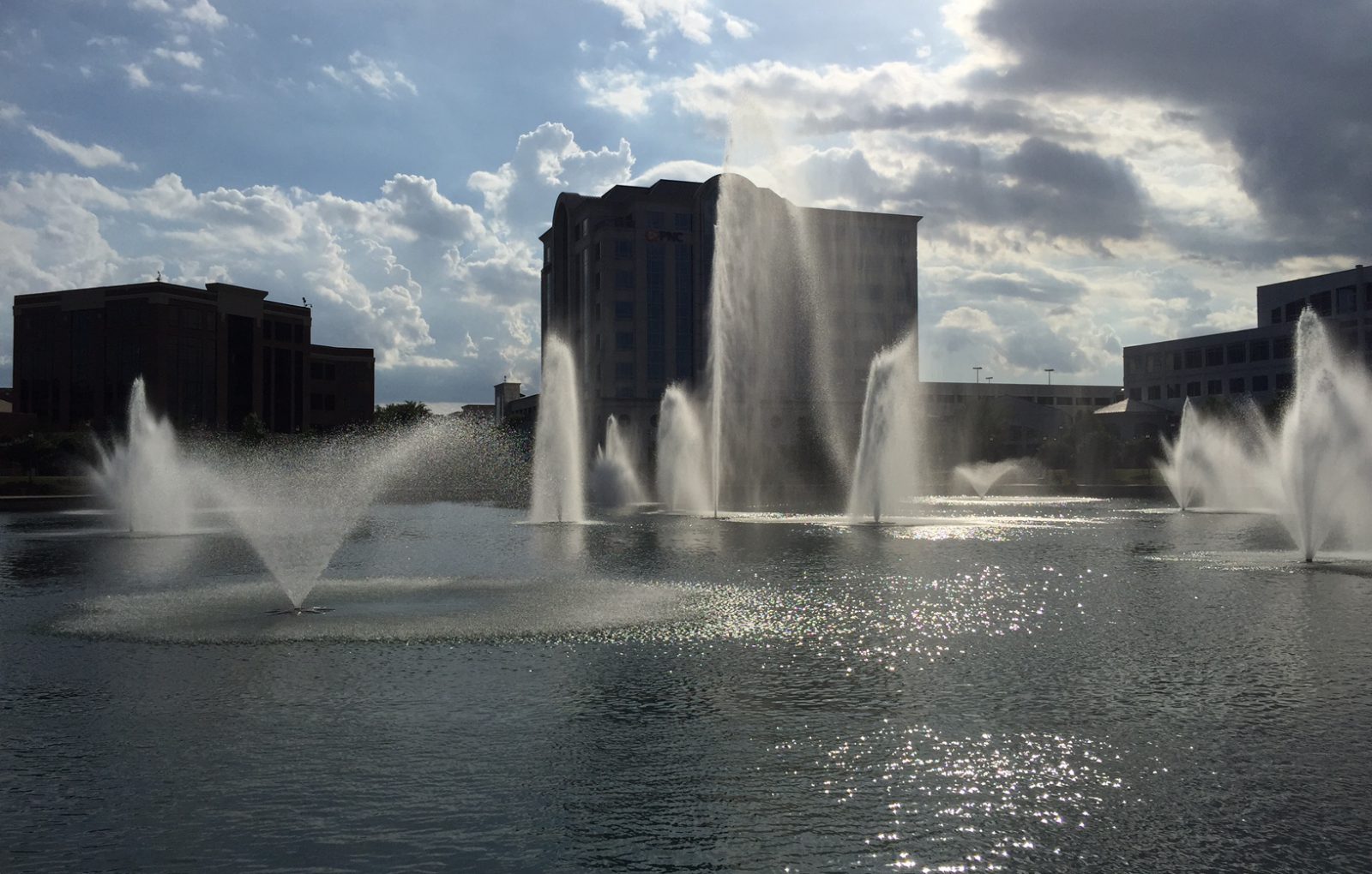 municipalities and city lake and pond management markets served - fountains and aeration scenic