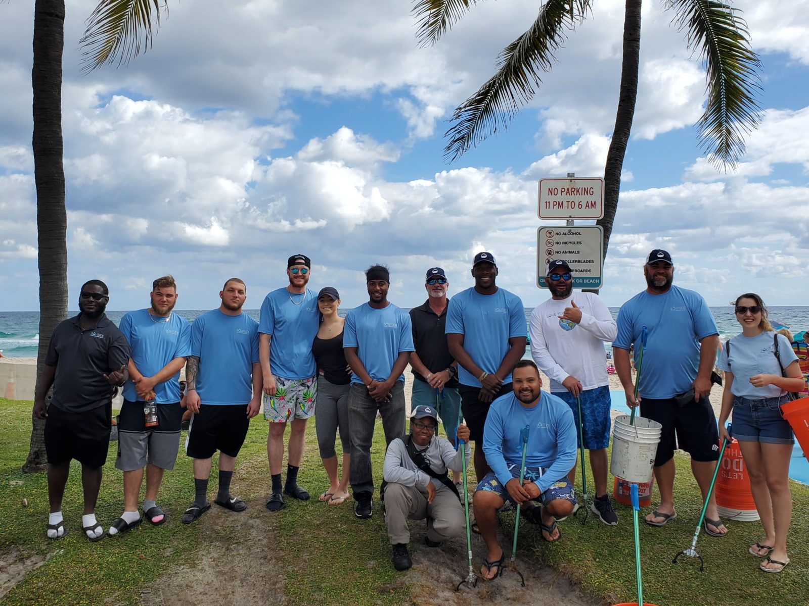 trash clean up on beach