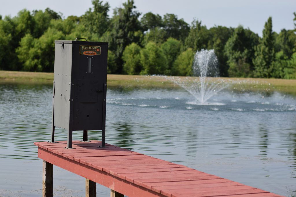 private-pond-tyler-tx-fish-feeder-fountain (1)