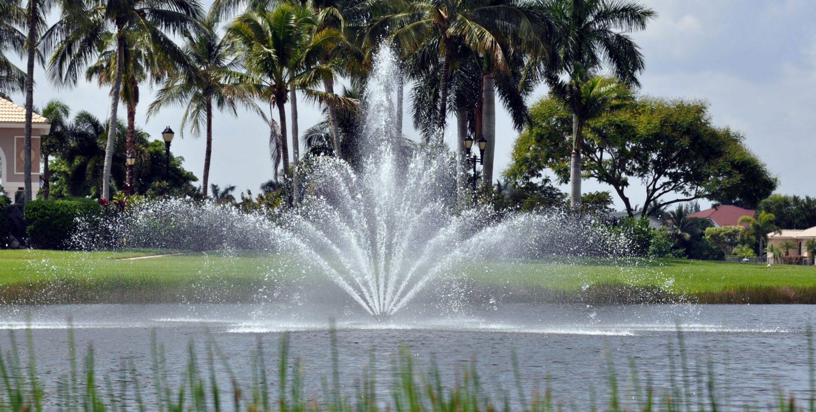 Crown and Geyser, 7.5 HP, Wellington, FL_AlexKurth solitude lake managaement fountains and aeration systems vendor partners aquamaster
