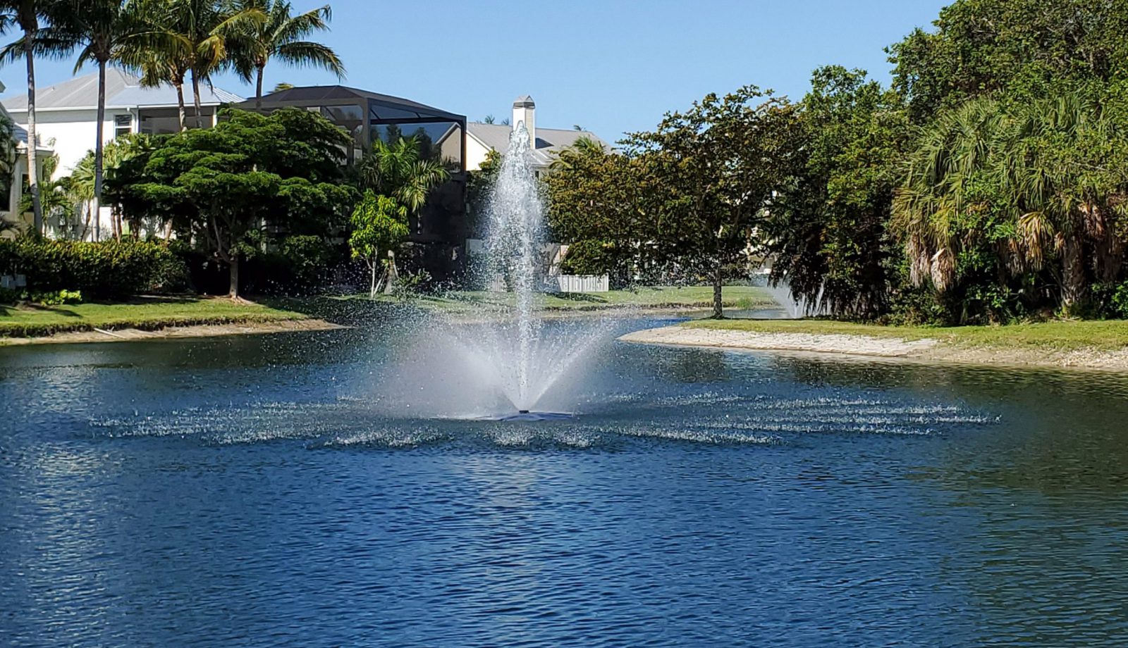 Crown&Geyser_1HP_Bonita Springs, FL_GregO'Connor solitude lake managaement fountains and aeration systems vendor partners aquamaster