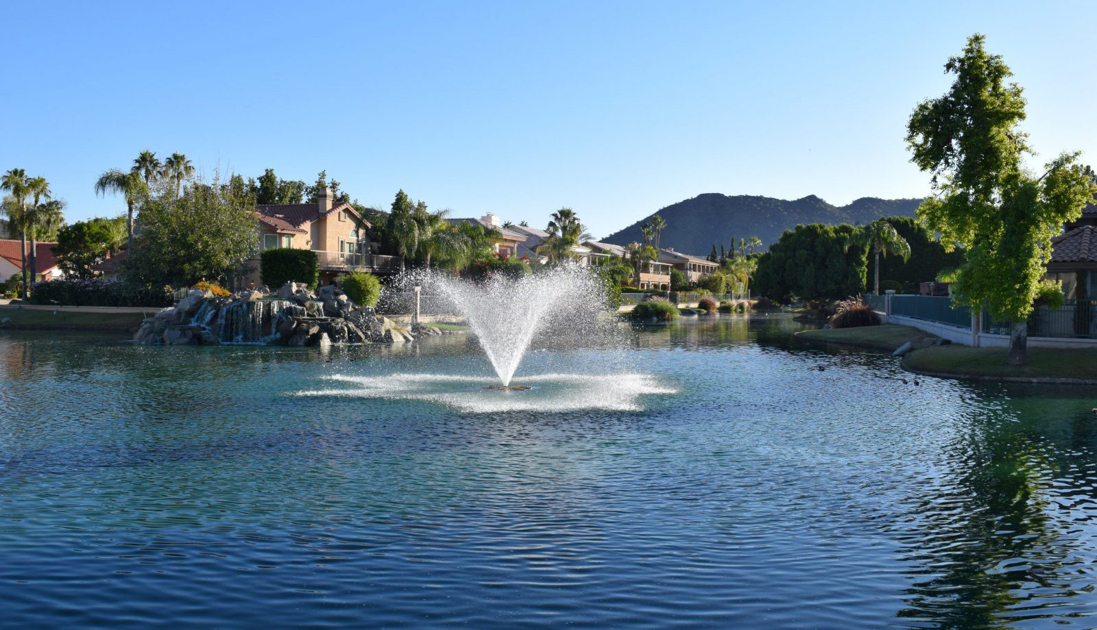 Lakewood_2HP_Phoenix,AZ_MattSerino solitude lake managaement fountains and aeration systems vendor partners aquamaster