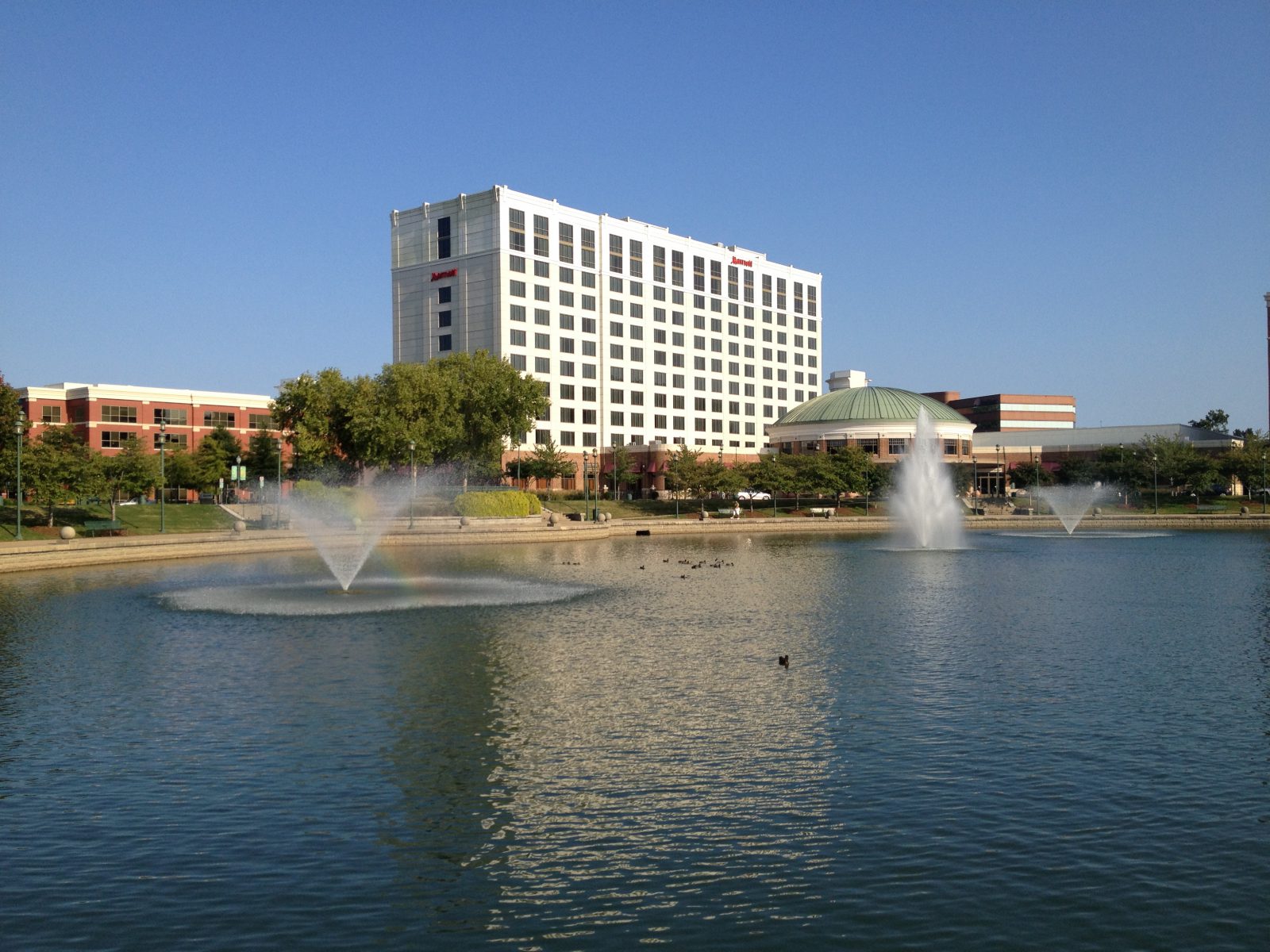 City Center at Oyster Pointe_ 3 Fountains_AquaMaster_Masters_ Lakewood 3HP_Crystal Geyser 5 HP_Newport News VA_commerical campuses - business - scenic