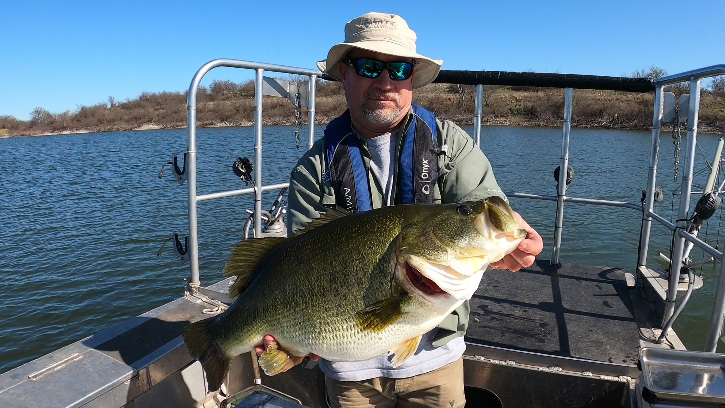 Giant bass discount