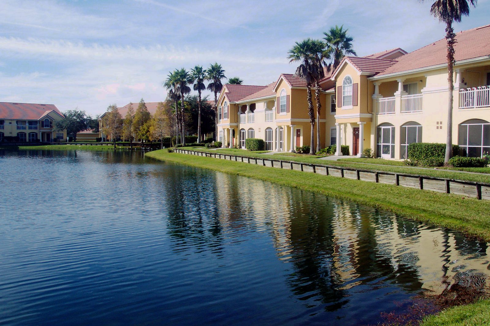 apartment-complex-lake