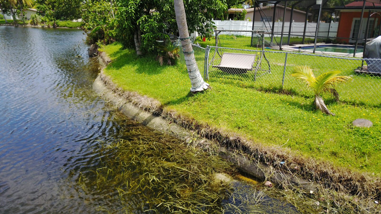 erosion-damage-to-canal-water-front-homes